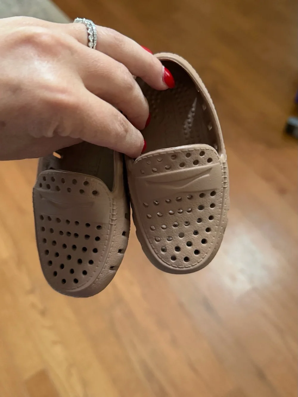 Great Condition Toddler Floafers Breathable Water Slip-On Shoes in Tan